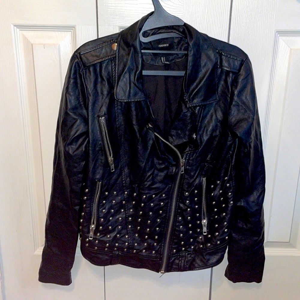 🖤Womens Forever 21 Pleather Jacket with Studs Small